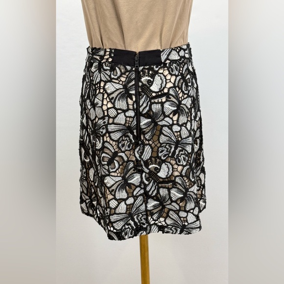 ALICE + OLIVIA Black and White Butterfly Lace Mini Skirt size 4 - Picture 6 of 14